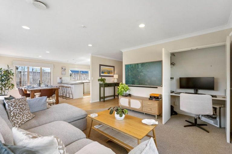 Photo of property in 15 Emery Place, Papamoa Beach, Papamoa, 3118