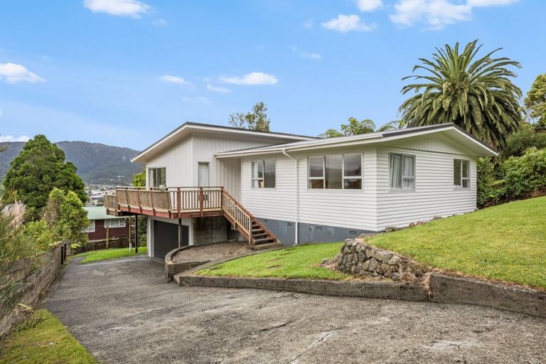 Photo of property in 53 Wright Street, Wainuiomata, Lower Hutt, 5014