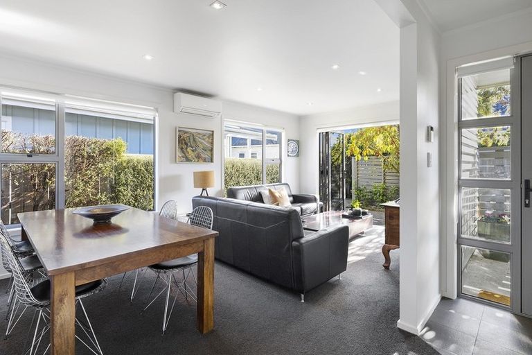 Photo of property in 13a Wayside, Miramar, Wellington, 6022