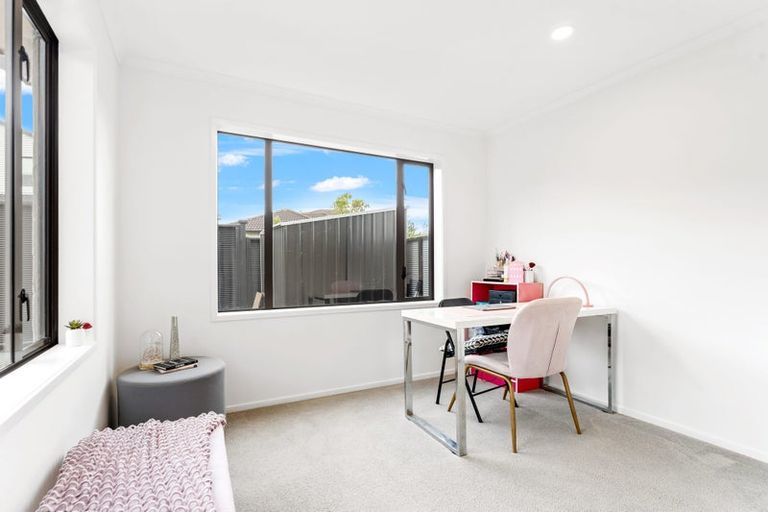 Photo of property in 15 Lagoon View, Gulf Harbour, Whangaparaoa, 0930