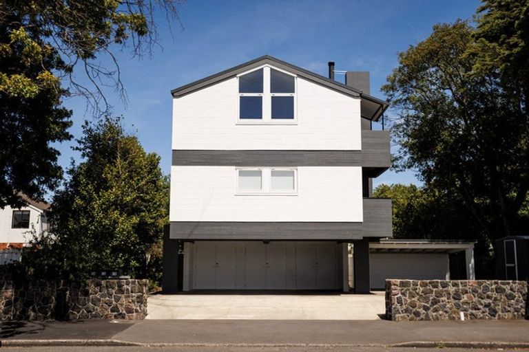 Photo of property in 2/63 Papanui Road, Merivale, Christchurch, 8014