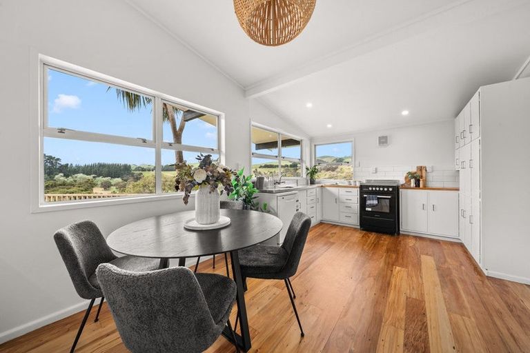 Photo of property in 307 Ruakokoputuna Road, Ruakokoputuna, Martinborough, 5781