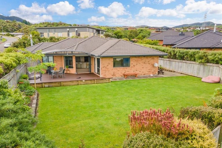 Photo of property in 2 Cosgrove Rise, Riverstone Terraces, Upper Hutt, 5018