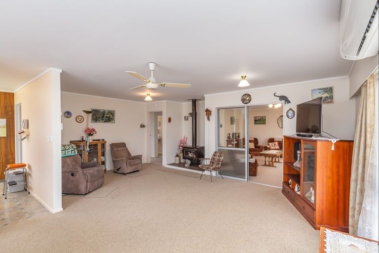 Photo of property in 2 Winslow Place, Levin, 5510