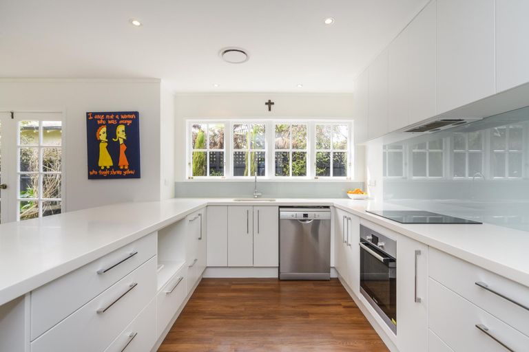 Photo of property in 92 Roy Street, Palmerston North, 4410