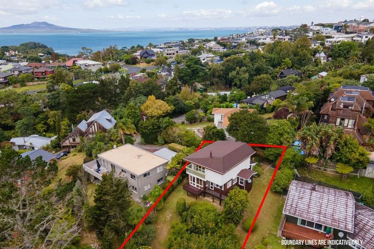 Photo of property in 105 Braemar Road, Castor Bay, Auckland, 0620