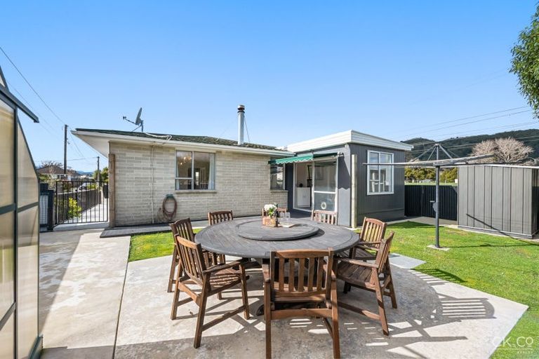 Photo of property in 12a Raukawa Grove, Trentham, Upper Hutt, 5018