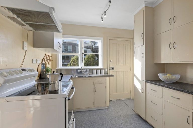 Photo of property in 34 Duncan Street, Tawa, Wellington, 5028