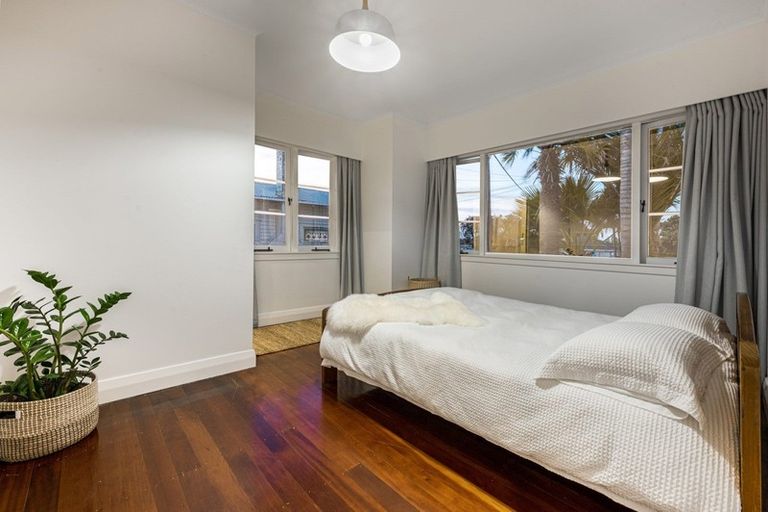 Photo of property in 43 Aramoana Avenue, Devonport, Auckland, 0624