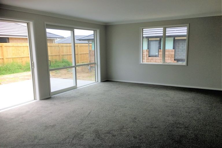 Photo of property in 11 Harding Drive, Papamoa Beach, Papamoa, 3118