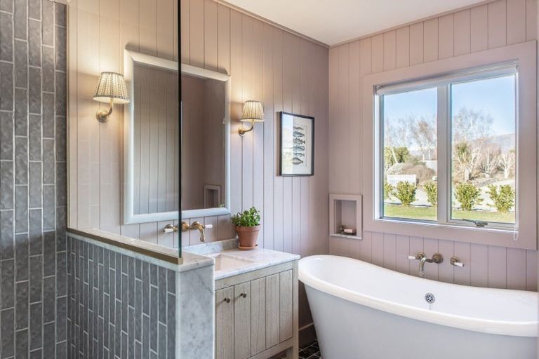 Photo of property in 21 Terranova Place, Wanaka, 9305