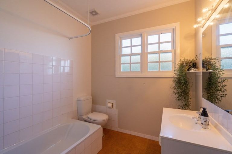 Photo of property in 41 Golf Road, Paraparaumu Beach, Paraparaumu, 5032