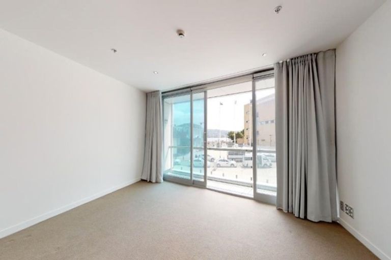 Photo of property in Portal Apartments, 1d/42 Cable Street, Te Aro, Wellington, 6011