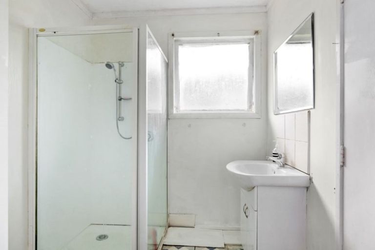 Photo of property in 27 Sunvue Road, Glen Eden, Auckland, 0602