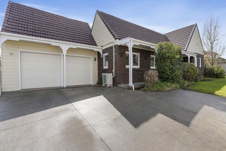 Photo of property in 14 Steeple Rise, Pakuranga, Auckland, 2010