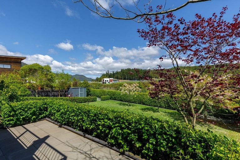 Photo of property in 27 Glentui Place, Waikawa, Picton, 7220