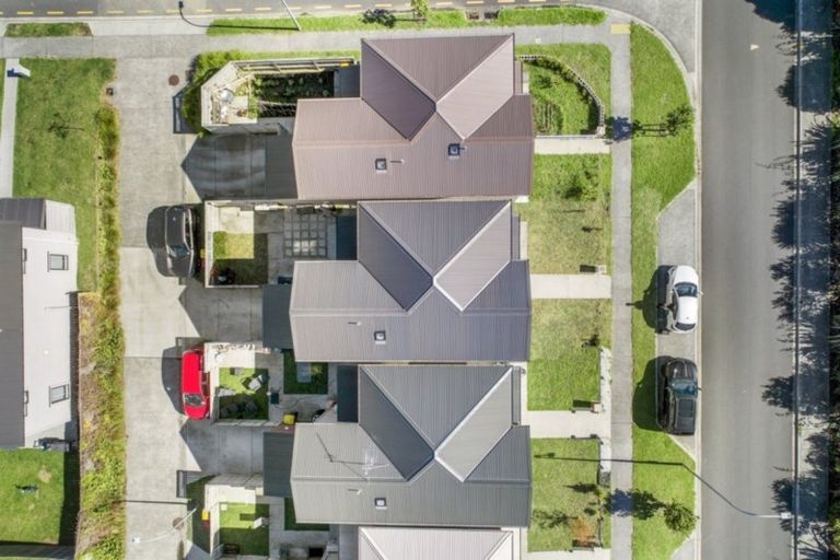 Photo of property in 41 Becker Drive, Weymouth, Auckland, 2103