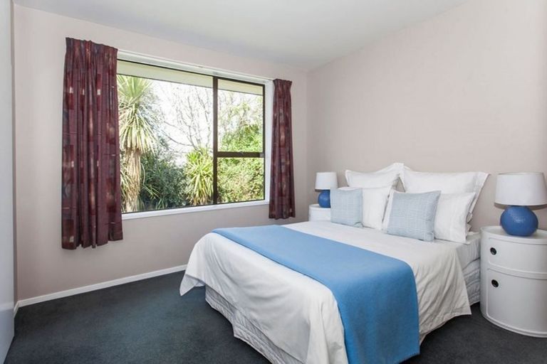 Photo of property in 16 Resolution Place, Bryndwr, Christchurch, 8053