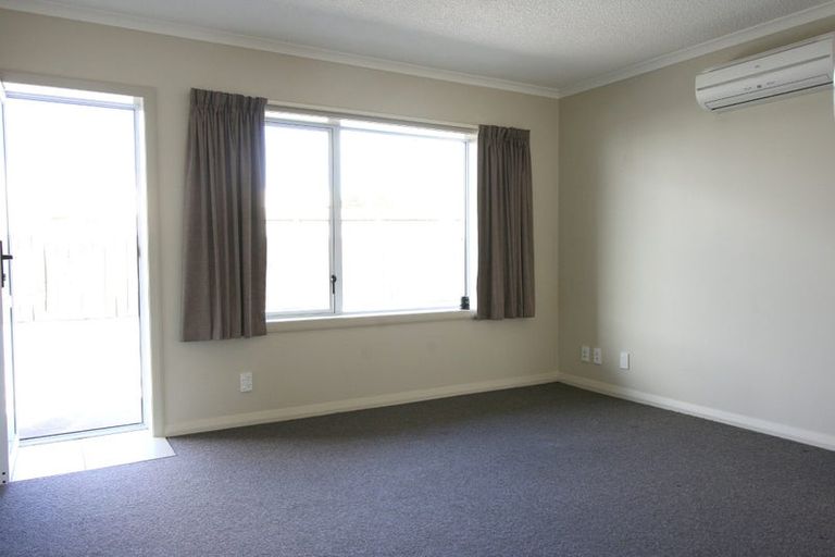 Photo of property in 214 Main South Road, Green Island, Dunedin, 9018