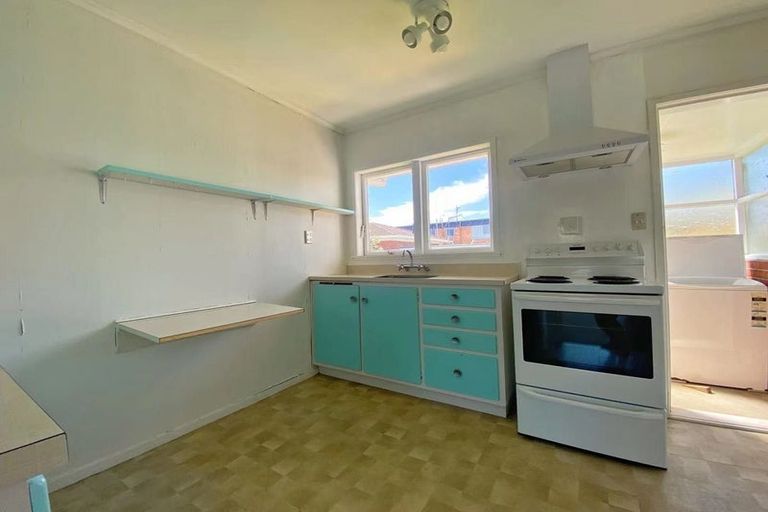 Photo of property in 2/24 Inverness Road, Browns Bay, Auckland, 0630