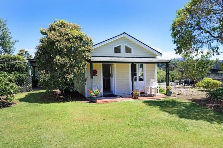 Photo of property in 17 Lansdowne Street, Clifton, Takaka, 7183