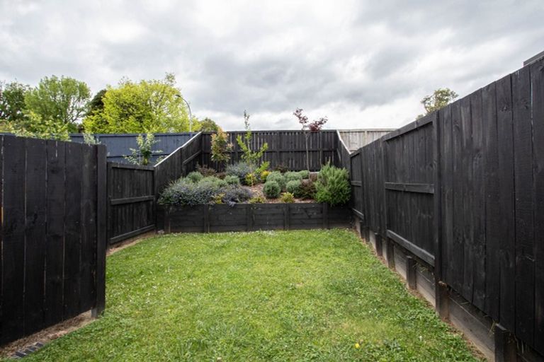 Photo of property in 2/1 Hibiscus Avenue, Hamilton Lake, Hamilton, 3204