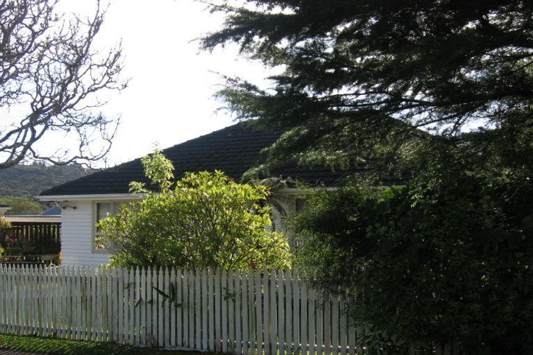 Photo of property in 5 Manuka Street, Stokes Valley, Lower Hutt, 5019