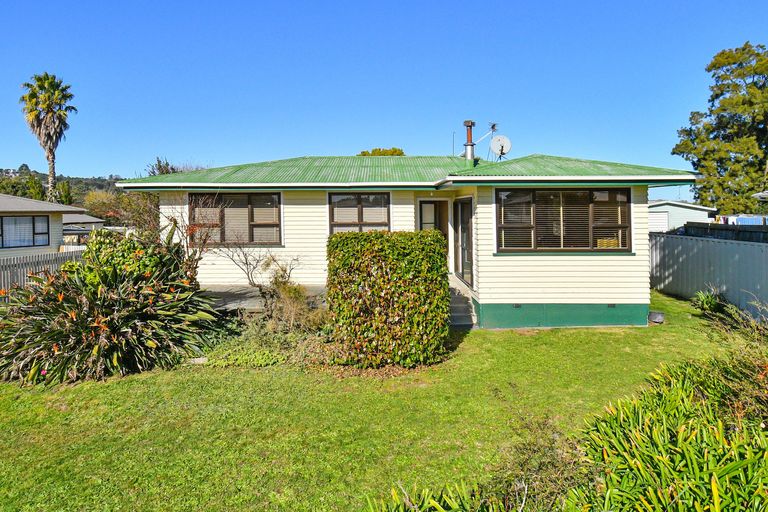Photo of property in 16 Eastburn Street, Papakura, 2110