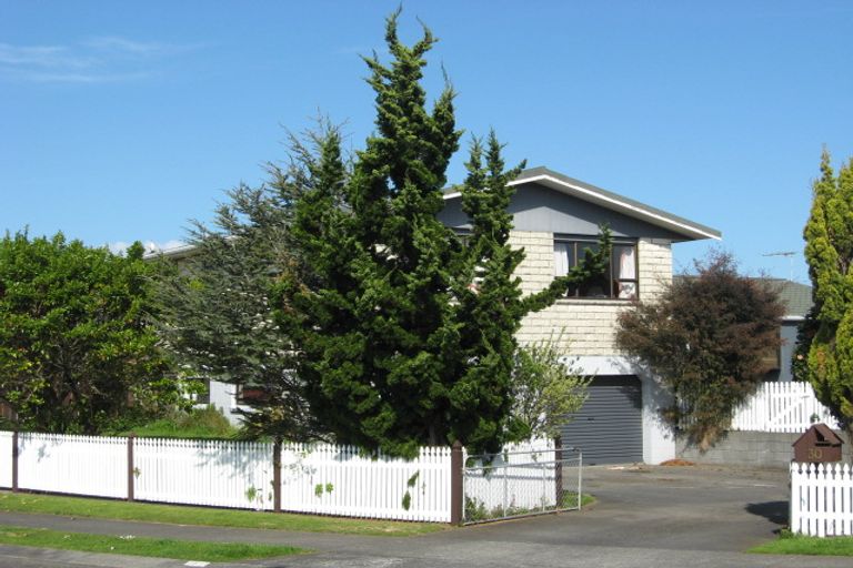 Photo of property in 30 Tiverton Crescent, Whalers Gate, New Plymouth, 4310