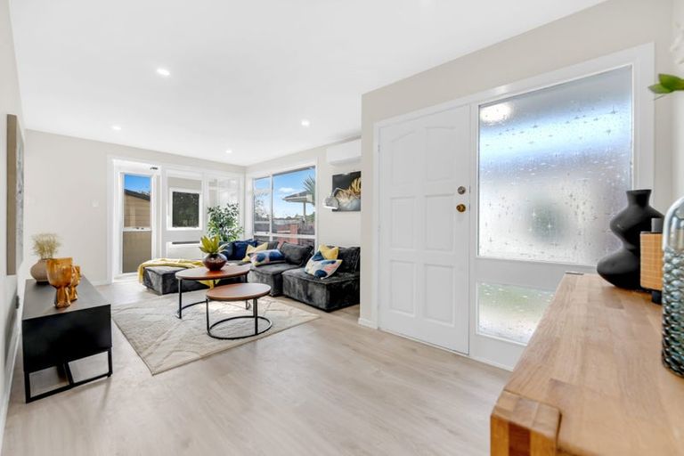 Photo of property in 48 Chelburn Crescent, Mangere East, Auckland, 2024