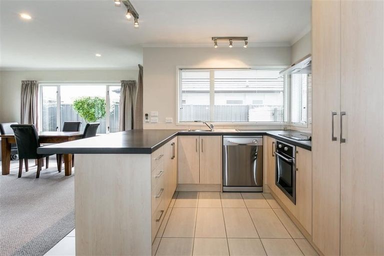 Photo of property in 2a Mcnaughton Place, Onekawa, Napier, 4110