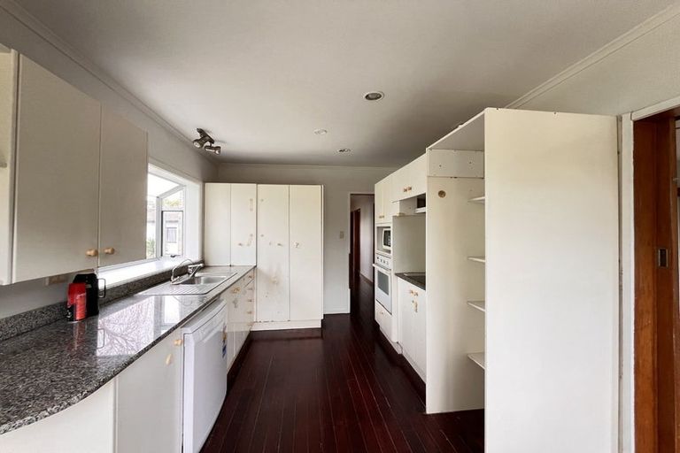 Photo of property in 214 Forrest Hill Road, Forrest Hill, Auckland, 0620