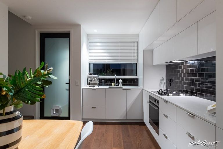 Photo of property in 4 Jean Caldwell Way, Island Bay, Wellington, 6023