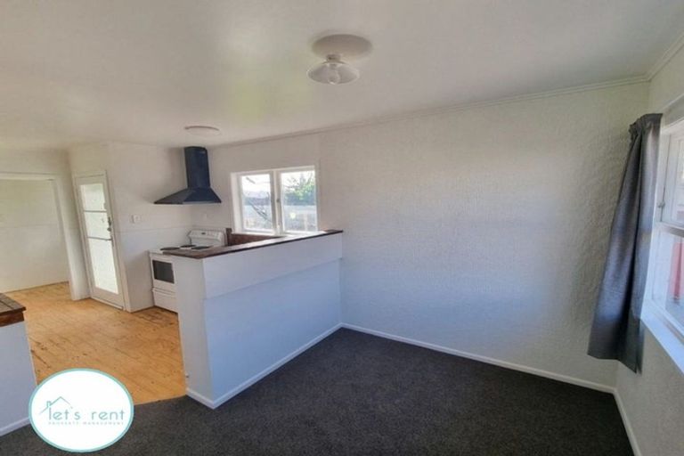 Photo of property in 12 Raglan Street, Mangere East, Auckland, 2024