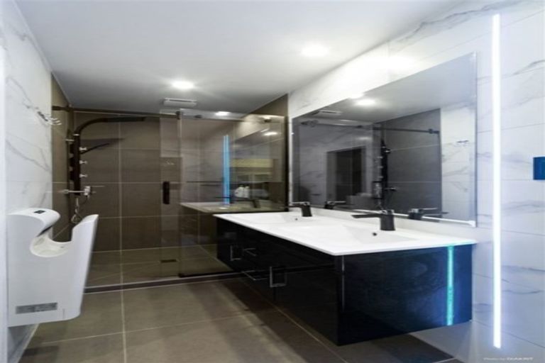 Photo of property in 22 John Lister Close, Golflands, Auckland, 2013