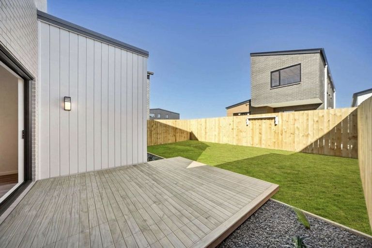 Photo of property in 6 Stableford Crescent, Opaheke, 2113