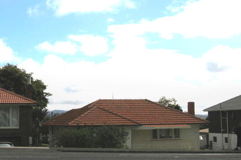 Photo of property in 4158 Great North Road, Glendene, Auckland, 0602