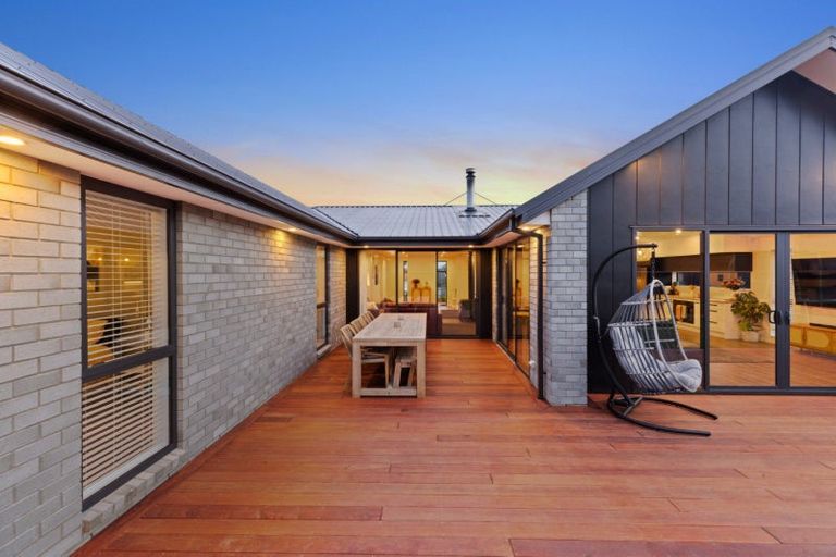 Photo of property in 39 Plover Avenue, Amberley, 7410