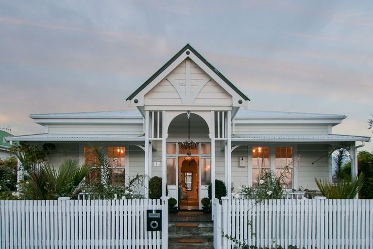 Photo of property in 1 Latham Street, Napier South, Napier, 4110