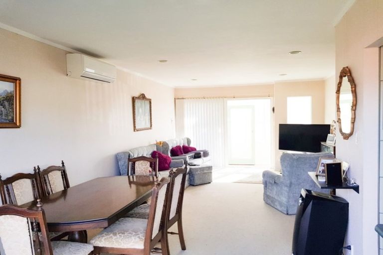 Photo of property in 2/6 Waterloo Road, Milford, Auckland, 0620