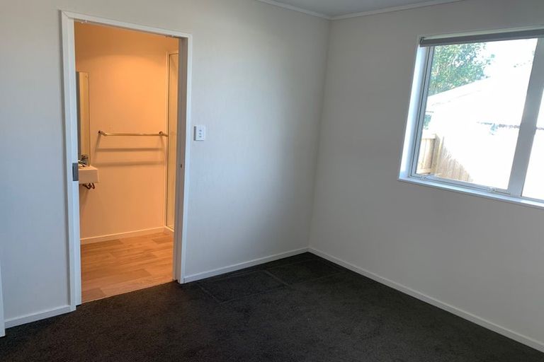 Photo of property in 151 Bruce Mclaren Road, Henderson, Auckland, 0612