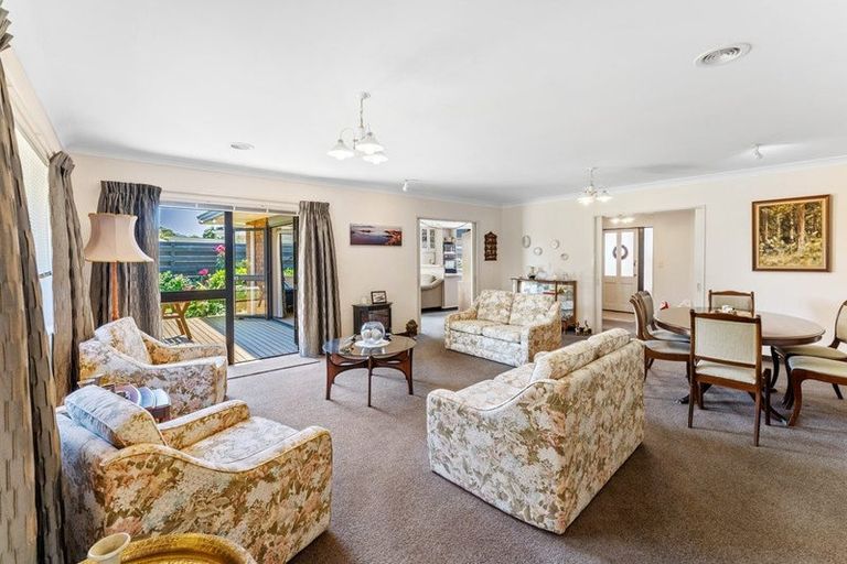 Photo of property in 14 Hurunui Street, Waikanae, 5036