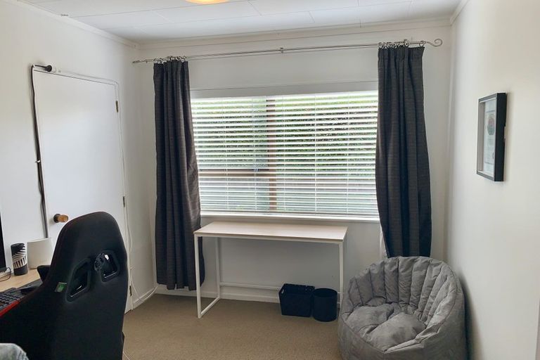 Photo of property in 11 Renata Road, Otaki, 5512