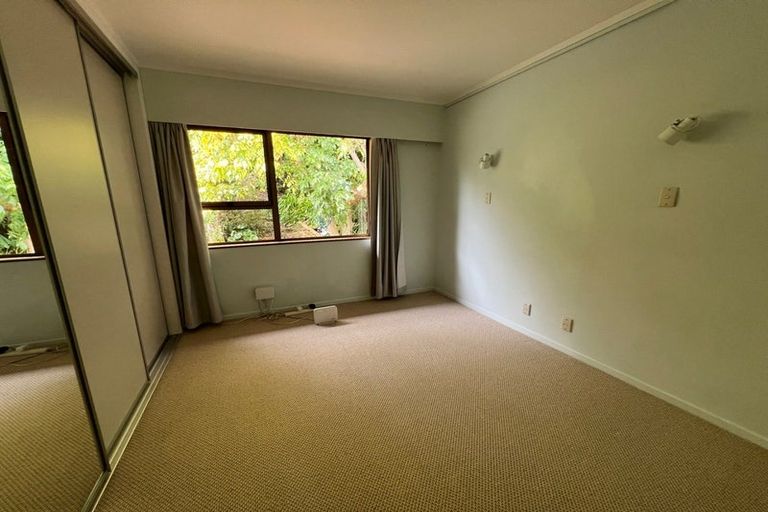 Photo of property in 42 Coroglen Avenue, Birkenhead, Auckland, 0626