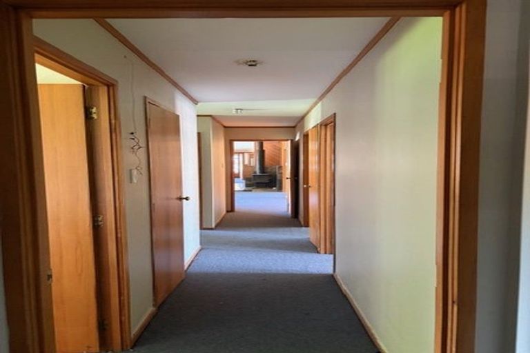 Photo of property in 77b Sturges Road, Henderson, Auckland, 0612