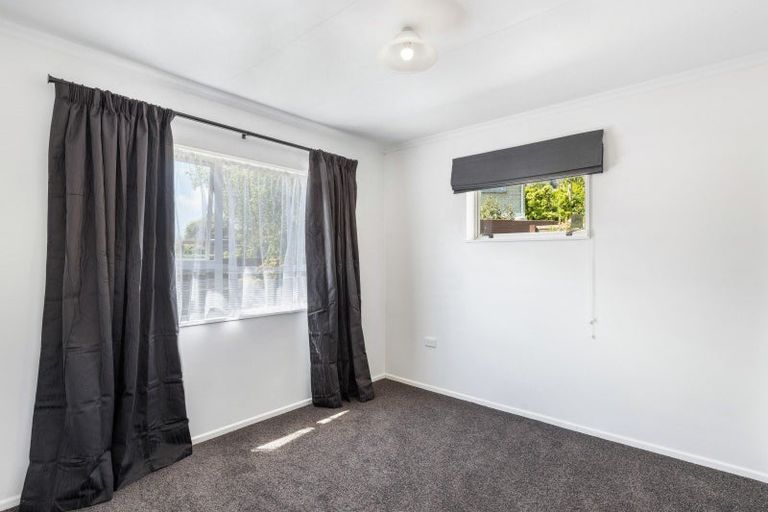 Photo of property in 28a Marchant Place, Westown, New Plymouth, 4310