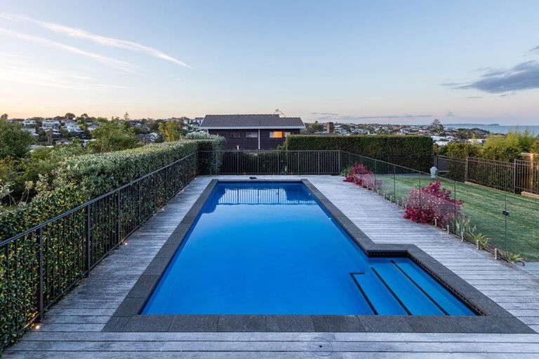 Photo of property in 42 Braemar Road, Rothesay Bay, Auckland, 0630