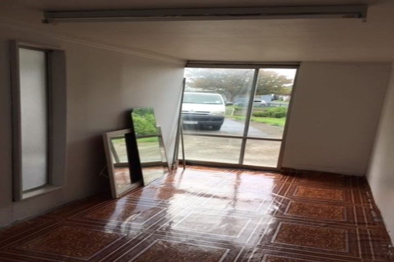 Photo of property in 17 Beaumonts Way, Manurewa, Auckland, 2102