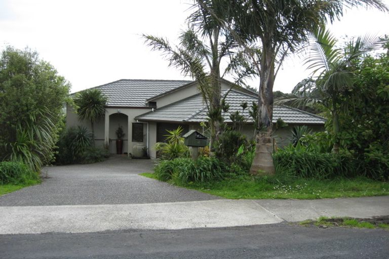 Photo of property in 4 Twin Wharf Road, Herald Island, Auckland, 0618
