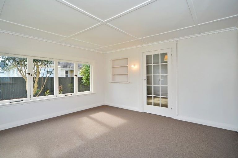 Photo of property in 2 Wright Street, Dannevirke, 4930